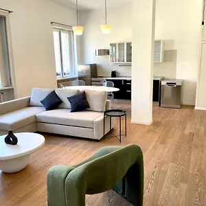 https://casa-vittoria-milano-centro.italymilanhotels.net