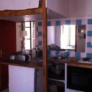 https://les-petits-studios-mezzanine-du-panier.fr-provencehotel.com